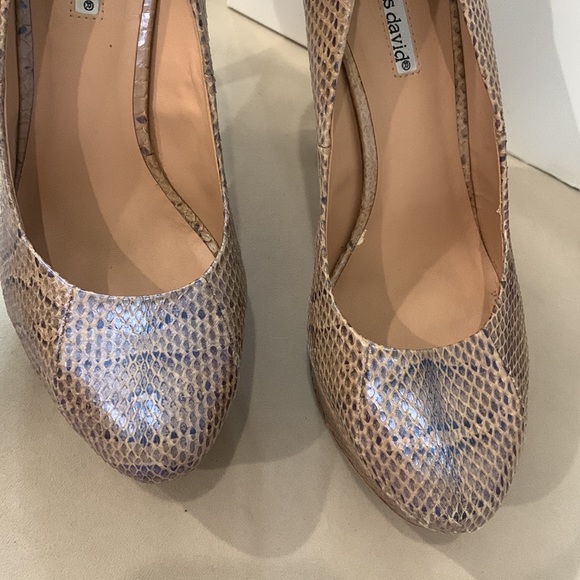 Charles David taupe iridescent platform pump. Style is Regal. Size 9. - Picture 2 of 10